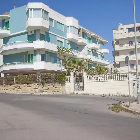 Lungomare Apartment *